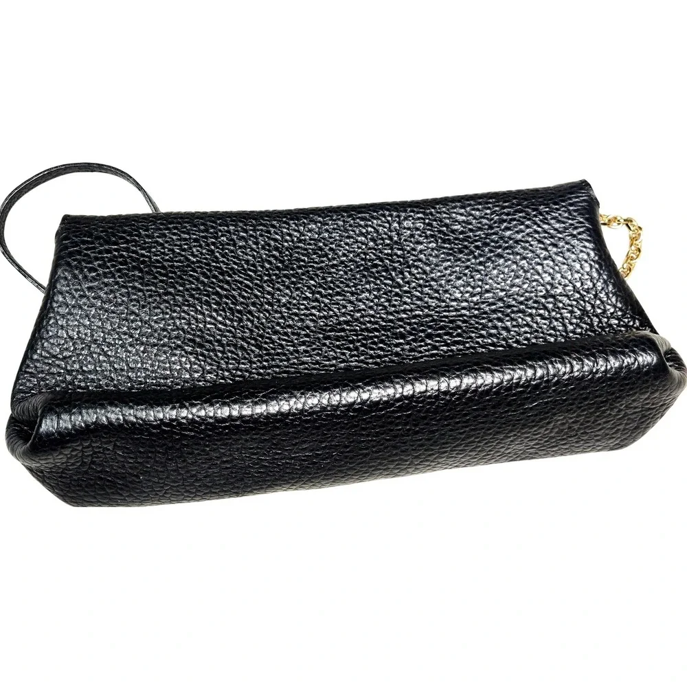 Women's Burberry Black Mildenhall Pebbled Leather Gold Chain Shoulder Bag - Picture 2 of 8